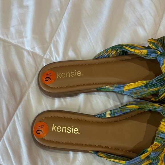 NEW Kensie Women's Knotted Slide Sandals - Blue and Yellow size 9 1/2 - Picture 4 of 6